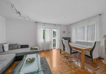 PROVISIONSFREI - Charmantes Einfamilienhaus mit 2 Garagen am Waldrand