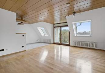 PROVISIONSFREI -  Charmante Wohnung im Zentrum, 5 Zimmer auf 2 Etagen mit Balkon