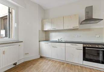 2,5-Raumwohnung mit Einbauküche am Steintor!