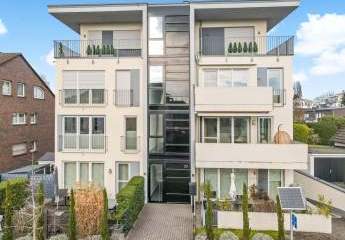 Moderne Eigentumswohnung mit großem Balkon, Aufzug und Tiefgarage – neuwertig & energieeffizient