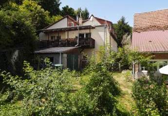 Wohnen im Grünen – Vielseitiges Mehrfamilienhaus mit Scheune, Stallung und großem Grundstück im idyllischen Südharz