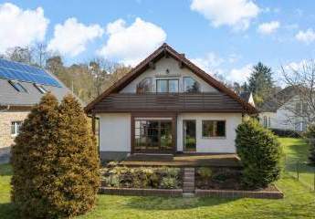 Ein Haus, viele Möglichkeiten – Familienidyll mit Einliegerwohnung in Lieskau