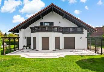 Großzügigkeit neu definiert: EFH, Pool & 2.700 m² Grundstück in Dölau