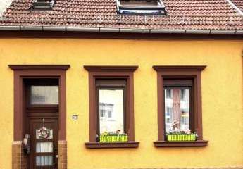Gemütliches Zuhause (Reihenmittelhaus) mit Terrasse –perfekt für Paare oder kleine Familien.