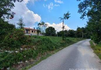 KRINGA, Baugrundstück mit Zugang von zwei Straßen, 1396 m²