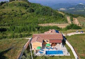 VIZINADA, freistehendes Haus auf einem Hügel mit Panoramablick