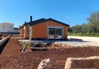 Verkauf, Kastelir – Moderne Bungalow mit Pool im Bau (KOP-770-C)