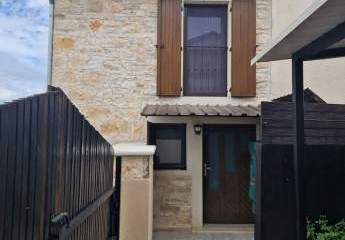 Verkauf, Tar – Zwei Häuser mit drei separaten Wohnungen, 3 km vom Meer entfernt