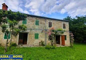 Verkauf, Buzet – Umgebung, gepflegtes und renoviertes istrisches Steinhaus mit 150 m² und 807 m² Grundstück