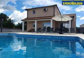 Haus mit Pool zu verkaufen, Vodnjan, 180 m² mit Terrassen, Pool 30 m², Grundstück 977 m2,  ruhige Lage