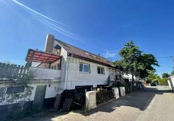 Mehrfamilienhaus in Hamm am Rhein mit großem Potenzial für ein 4-5 Familienhaus