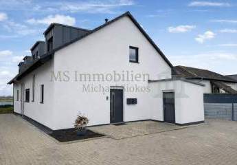 *** Neubau-Doppelhaushälfte in Lampertheim-Hofheim – Feldrandlage ***