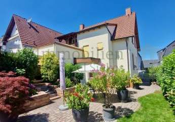*** Charmantes Einfamilienhaus mit Garten + Terrasse ***