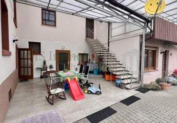 *** Mehrgenerationenhaus mit drei Wohnparteien – Nähe Biedensand ***