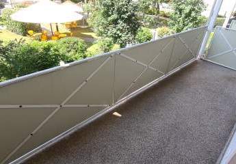 helle und kpl. sanierte Zweizimmerwohnung im ruhigen grünen Umfeld