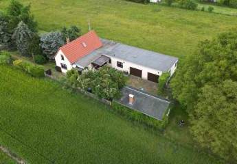 Einfamilienhaus in Alleinlage mit großem Grundstück