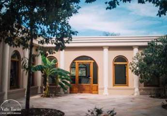 Stilvolles Traumhaus in bewachter Siedlung – tropischer Rückzugsort in Paraguay