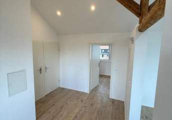 Erstbezug nach Komplettsanierung – helle Wohnung mit Klimaanlage und Garten