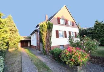 Gepflegtes Einfamilienhaus in ruhiger Lage mit Keller u. schönem Garten