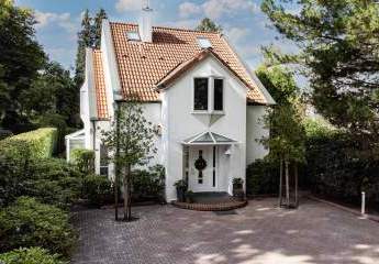 Modernisiertes EFH mit Wintergarten, Kamin, Garten und Vollkeller in familienfreundlicher Lage