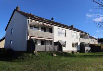 TOP ! Renovierte Erdgeschosswohnung mit Küche, 2 Badezimmern, große Terrasse und  Balkon in Fallersleben !