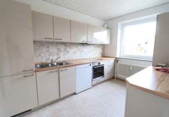 Moderne ETW im Erdgeschoss mit neuer Küche, großer Terrasse, Balkon und Keller