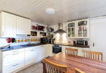 Familienidylle mit großem Grundstück und modernem Wohnkomfort