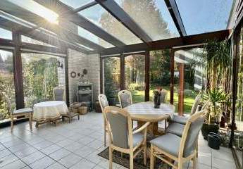 Gepflegtes Endreihenhaus mit Wintergarten und großem Grundstück in ruhiger Top-Lage