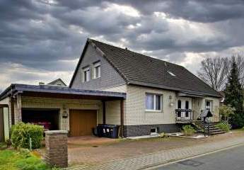 Einfamilienhaus mit viel Platz für die Familie und Schwimmbad plus Solaranlage