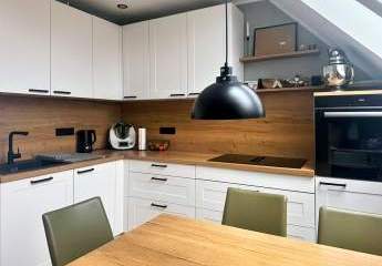 Geräumiges Einfamilienhaus für große Familien mit Souterrainwohnung und ausgebautem DG in Laatzen