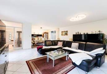 Familientraum mit Zukunft: Bungalow mit Wärmepumpe, PV-Anlage, Schwimmbad & großzügigem Raumangebot