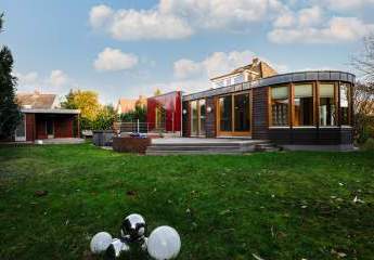 Ihr Familienparadies im Grünen von Hamburg-Meiendorf vereint viel Platz, Komfort und Charme