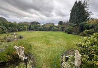 Charmantes Einfamilienhaus mit großem Garten und Garage als Kapitalanlage in Burgdorf