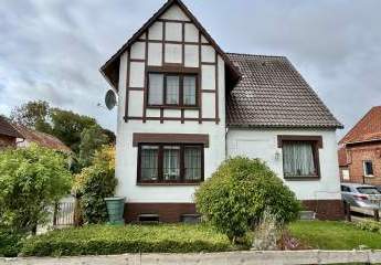 Charmantes, renovierungsbedürftiges Schmuckstück für Familien