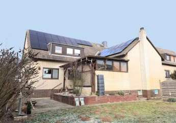 TOP ! Modernisiertes ZFH mit sep. Büro u. großem Grundstück