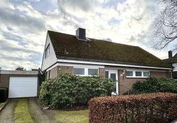 Charmantes Einfamilienhaus in ruhiger Lage mit großem Garten und Garage