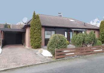 TOP! Sehr gepflegter u. sanierter Bungalow mit schönem Garten in Isenbüttel !