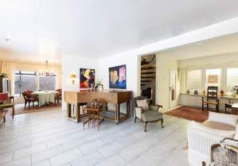 Wohlfühloase mit viel Platz und großem Garten