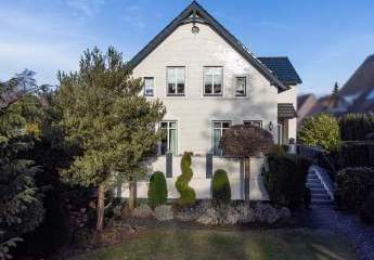 Altbaucharme trifft Stil – Saniertes Wohnglück mit Nebengebäude