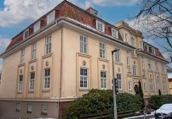 Kapitalanlage mit historischem Charme: 2 Zimmer Maisonett mit Tiefgarage und Balkon in Vegesack