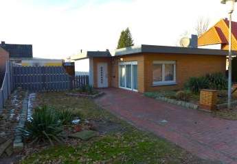 Attraktiver Bungalow mit 2 Garagen