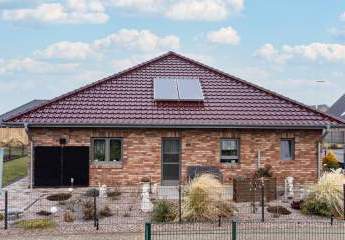 Neuwertiger Bungalow mit 2x Terrassen & Carport in Sackgassenlage