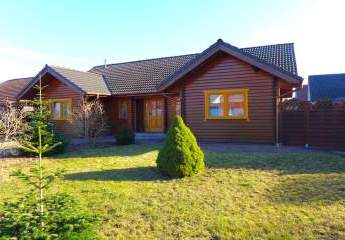 Ebenerdiges Holzhaus in ruhiger Lage von Berne-Campe