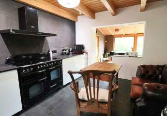 Idyllisches modernisiertes Reihenhaus, mitten in der Natur – nur wenige Minuten zur A2 !