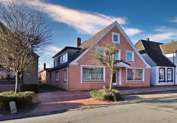 Mehrfamilienhaus mit Ausbaureserve in zentraler Lage von Lunden