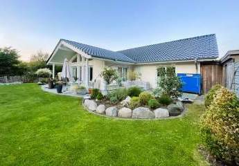 Modernes Einfamilienhaus in ruhiger Sackgassenlage – flexibel wohnen mit separatem Praxisbereich