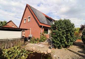 Charmantes Einfamilienhaus mit PV-Anlage und  viel Platz für die ganze Familie in Lehre !