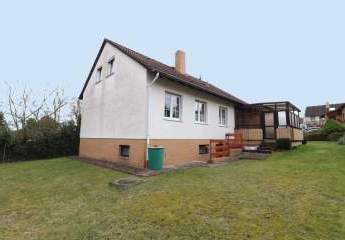 Einfamilienhaus mit Wintergarten, Garage u. Keller in ruhiger Lage von Helmstedt !