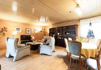 Charmanter Bungalow mit überdachter Terrasse und Garten – ideal für Familien und Paare