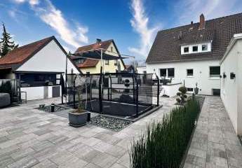 Gehobenes und kernsaniertes Einfamilienhaus mit Möglichkeit der Hinterbebauung in Schloss Ricklingen